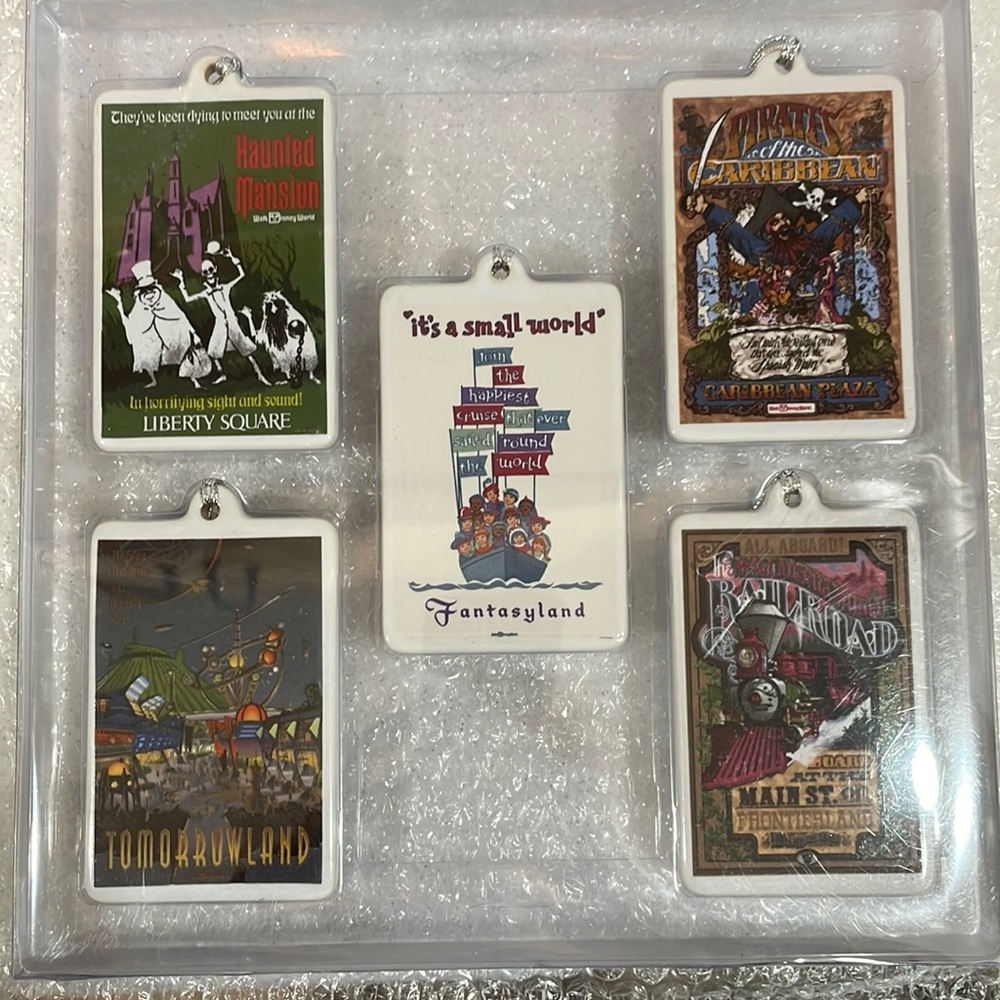 Disney’s Holiday Collection set of 5 Anniversary Commemorative Ornaments B47